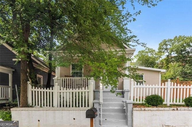 property at 520 Arthur St SW