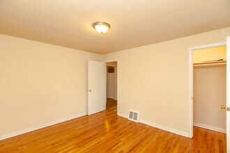4258 W Nelson St in Chicago, IL - Building Photo - Building Photo