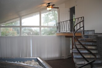 1221 La Veta Way in Colorado Springs, CO - Building Photo - Building Photo