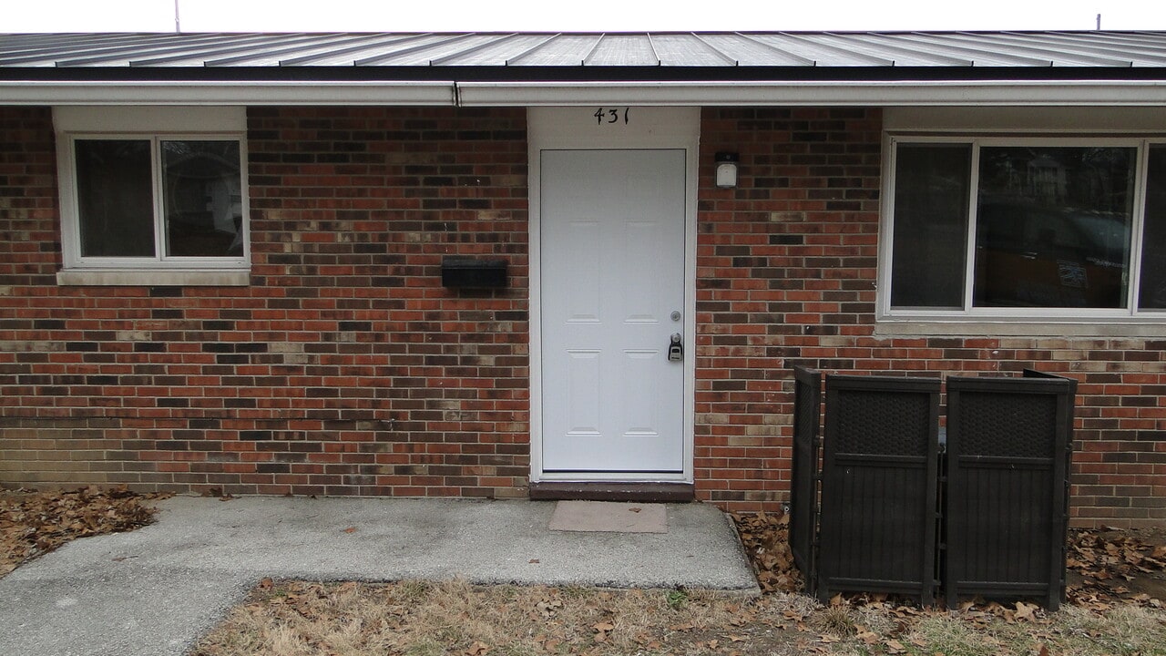 433 N Old St Louis Rd, Unit 433 in Wood River, IL - Building Photo