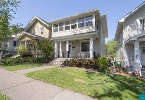 822 N 9th Ave E in Duluth, MN - Building Photo