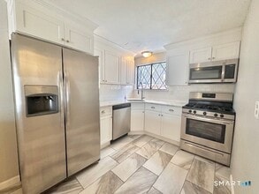 253 West St in Southington, CT - Building Photo - Building Photo