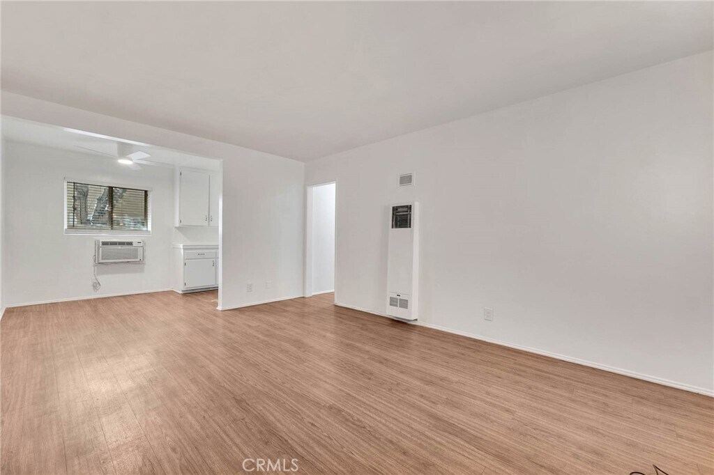 14728 W Magnolia Blvd in Sherman Oaks, CA - Building Photo