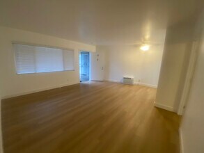 444 E Rowland St in Covina, CA - Building Photo - Building Photo