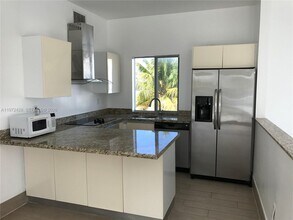 1600 Euclid Ave in Miami Beach, FL - Building Photo - Building Photo