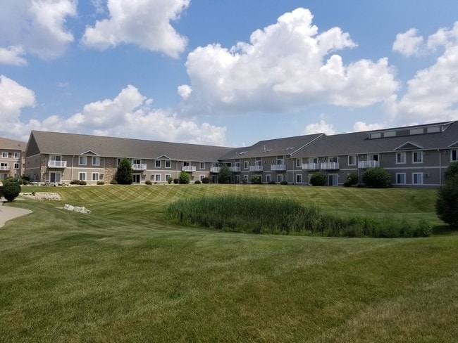 Woodsview Apartments in Janesville, WI - Foto de edificio - Building Photo