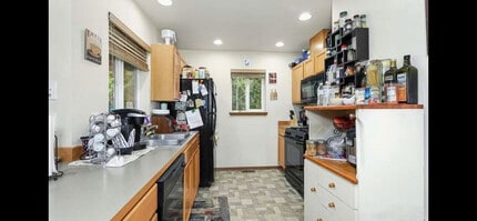 232 Poplar St in Port Orchard, WA - Foto de edificio - Building Photo