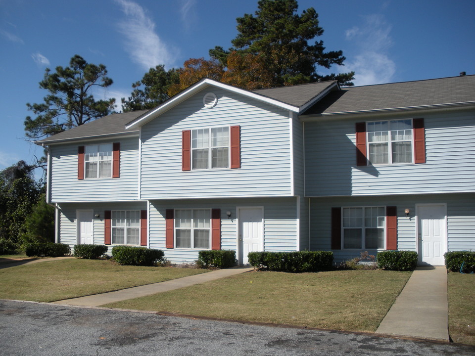 Dylan Square in College Park, GA - Building Photo