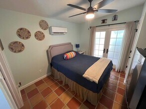 101 W Madison St in Port Isabel, TX - Foto de edificio - Building Photo