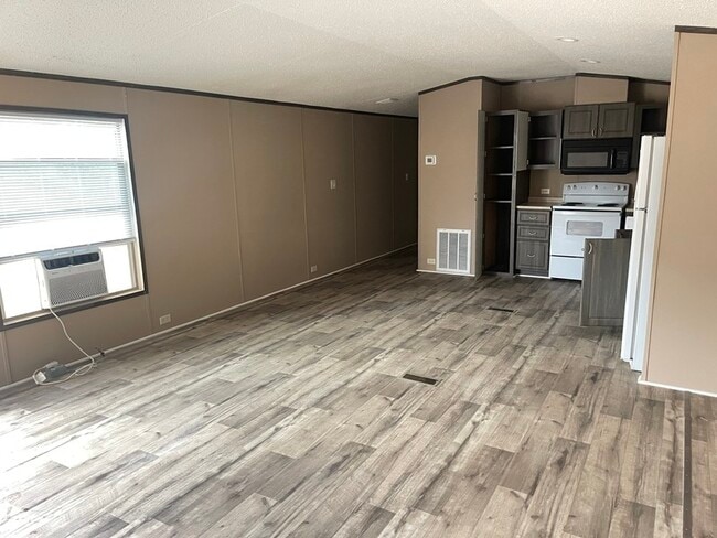 3525 E Elizabethtown Rd in Lumberton, NC - Building Photo - Building Photo