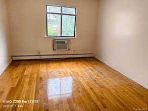 43-44-44 249th St in Queens, NY - Building Photo - Building Photo