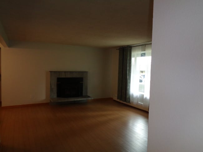 20309 20th Pl W in Lynnwood, WA - Foto de edificio - Building Photo