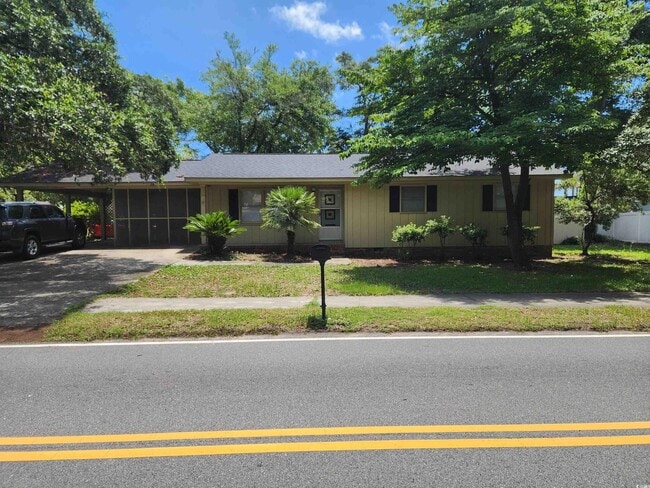 property at 111 S Hollywood Dr