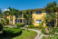 Park Lane Condominiums in Sarasota, FL - Foto de edificio - Building Photo