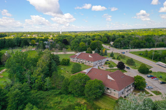 Fairway Meadows in Franklin, WI - Foto de edificio - Building Photo