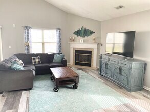 5451 Pelham Way in Indianapolis, IN - Building Photo - Building Photo