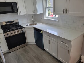 218 Cliff St, Unit 2 in Cliffside Park, NJ - Foto de edificio - Building Photo