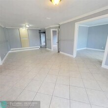 2021 NW 64th Ave-Unit -UNIT A in Sunrise, FL - Building Photo - Building Photo
