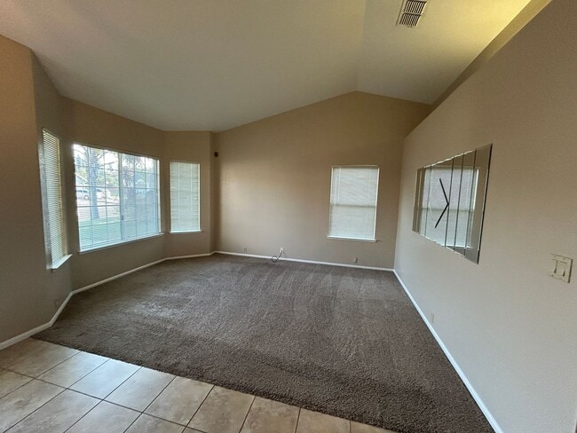 8404 Tawny Ct in Sacramento, CA - Building Photo - Building Photo