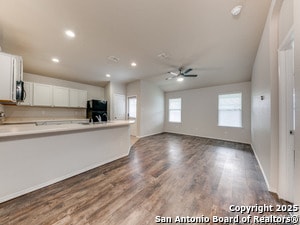 5731 Medina Farm in San Antonio, TX - Foto de edificio - Building Photo