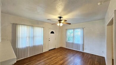 2203 N Barnes Ave in Oklahoma City, OK - Building Photo - Building Photo