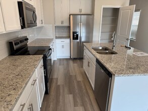 8149 Huspa Ave in Madison, AL - Foto de edificio - Building Photo