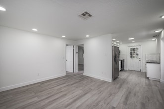 3409 Corey Rd in Sarasota, FL - Building Photo - Building Photo