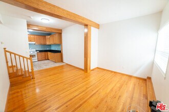2400 Pacific Ave in Los Angeles, CA - Building Photo - Building Photo