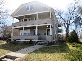 537 Smithfield Rd in North Smithfield, RI - Building Photo