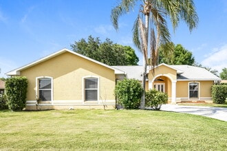 2318 Sweetwater Blvd in St. Cloud, FL - Building Photo - Building Photo