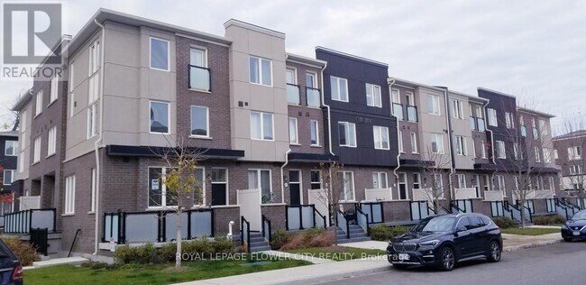 10-45 HURON PARK Pl in Toronto, ON - Building Photo - Building Photo