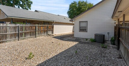 2214 Olympia Dr in Kerrville, TX - Building Photo - Building Photo
