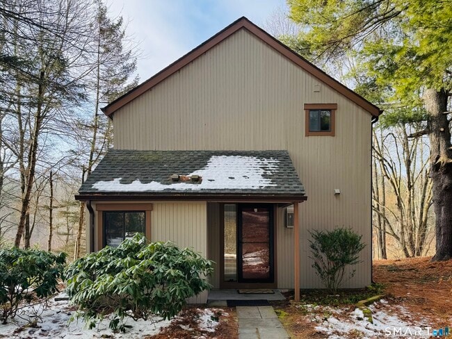 property at 2 Highland Square