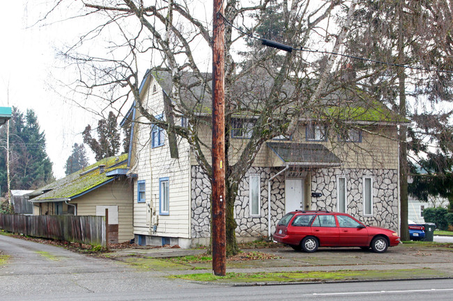 6831 Pacific Ave in Tacoma, WA - Building Photo - Building Photo