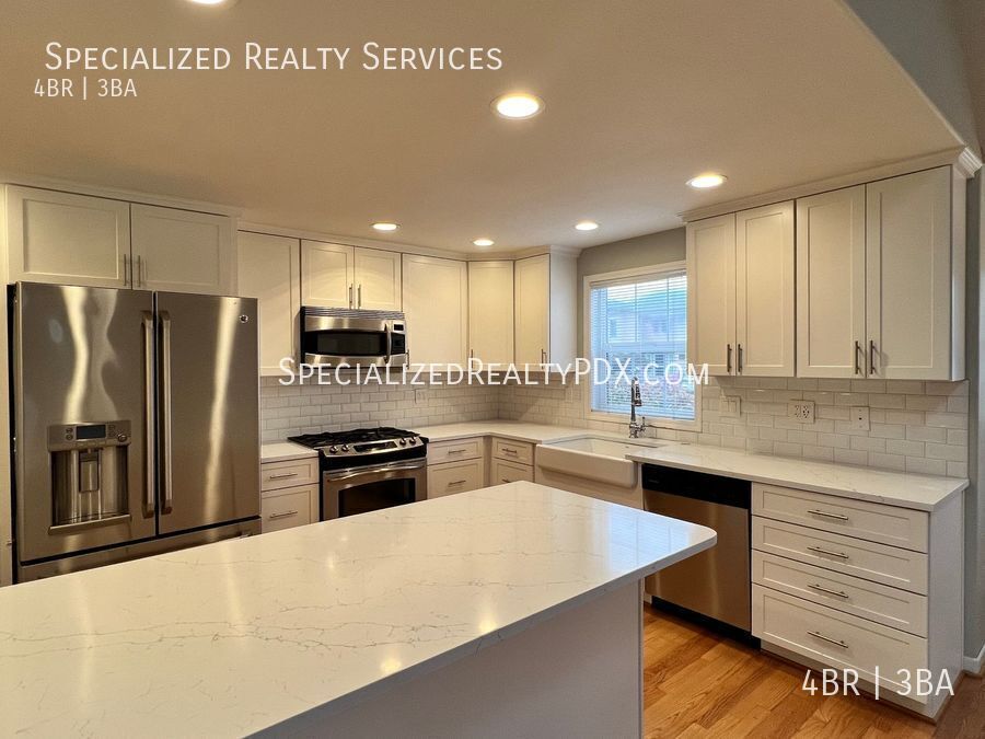 5749 NE Harvest St in Hillsboro, OR - Building Photo