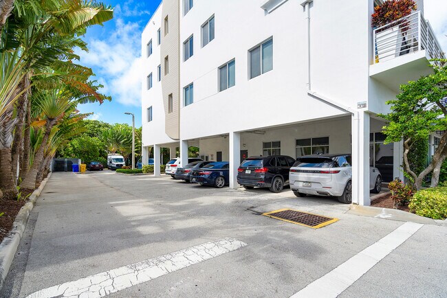 110 SE 2nd St in Delray Beach, FL - Building Photo - Building Photo