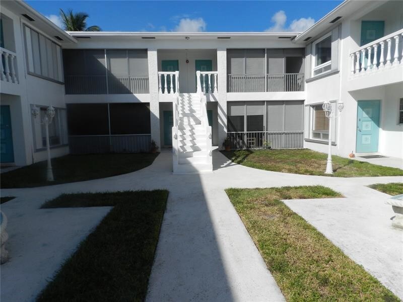 1110 N 16th Ave in Hollywood, FL - Building Photo