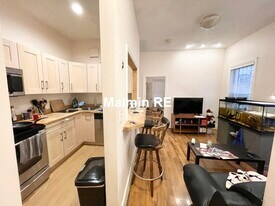 860 Huntington Ave, Unit 1 Apartamentos