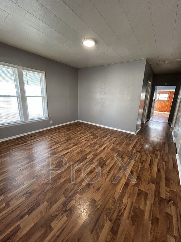 117 W Monroe St in Pittsburg, KS - Building Photo - Building Photo