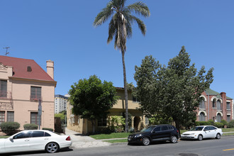 345 S Cochran Ave in Los Angeles, CA - Building Photo - Building Photo