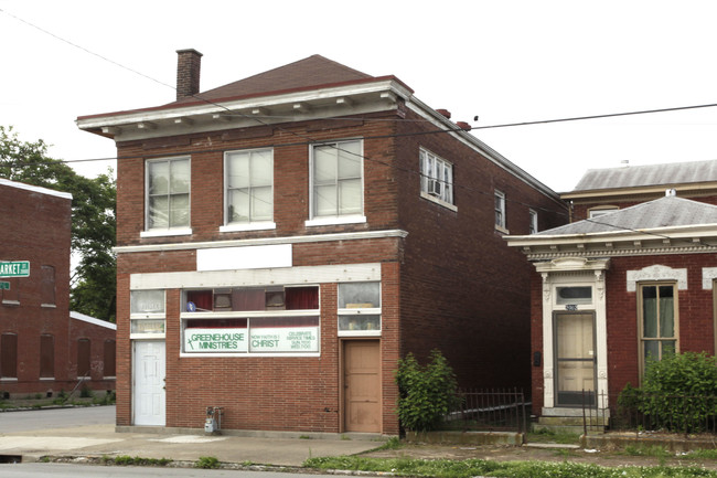 2000 S Market St in Louisville, KY - Building Photo - Building Photo