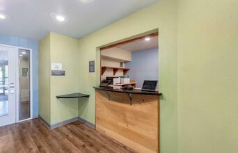 Furnished Studio-Tuscaloosa in Tuscaloosa, AL - Foto de edificio - Building Photo