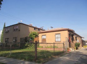 5220 Maywood Ave in Maywood, CA - Building Photo