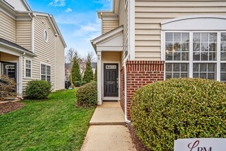 8321 City Loft Ct in Raleigh, NC - Foto de edificio - Building Photo