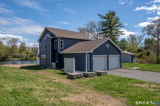 44 Lake Dr in Enfield, CT - Building Photo - Building Photo