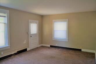 1030 Lake Ave-Unit -Downstairs in Fort Wayne, IN - Building Photo - Building Photo