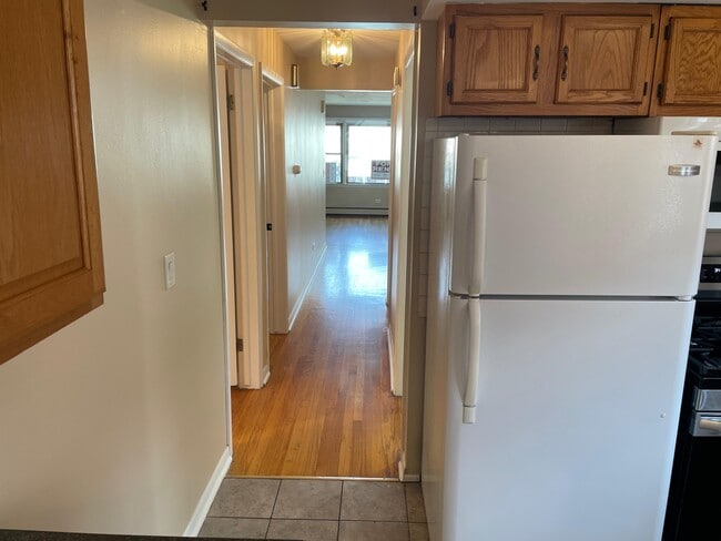 2318 N 72nd Ct, Unit 2 in Elmwood Park, IL - Foto de edificio - Building Photo