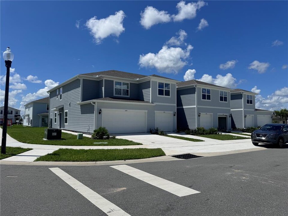 2470 Belle Hvn Wy in Davenport, FL - Building Photo