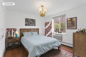 753 E 5th St in New York, NY - Building Photo - Building Photo