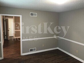 5015 Hickory Bark Dr in Memphis, TN - Foto de edificio - Building Photo